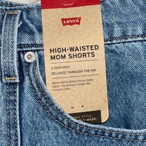 Levi's High Waited Mom Shorts (Medium wash, Size 24)